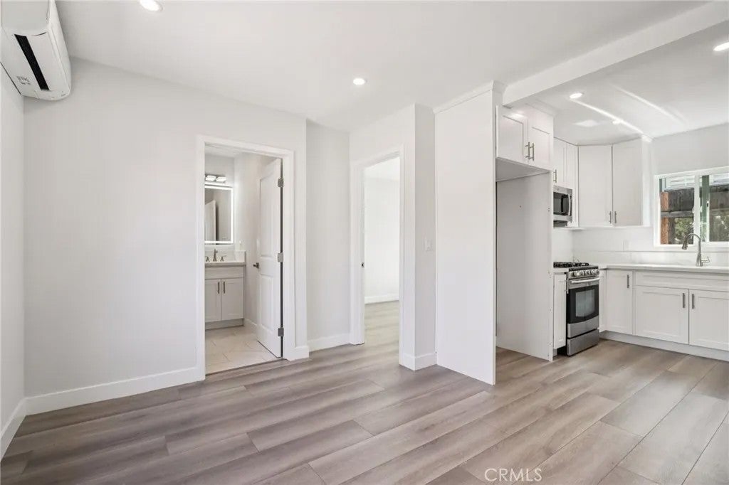 Photo of 11034 Scoville Ave, Sunland, CA 91040 (MLS # BB26196898)