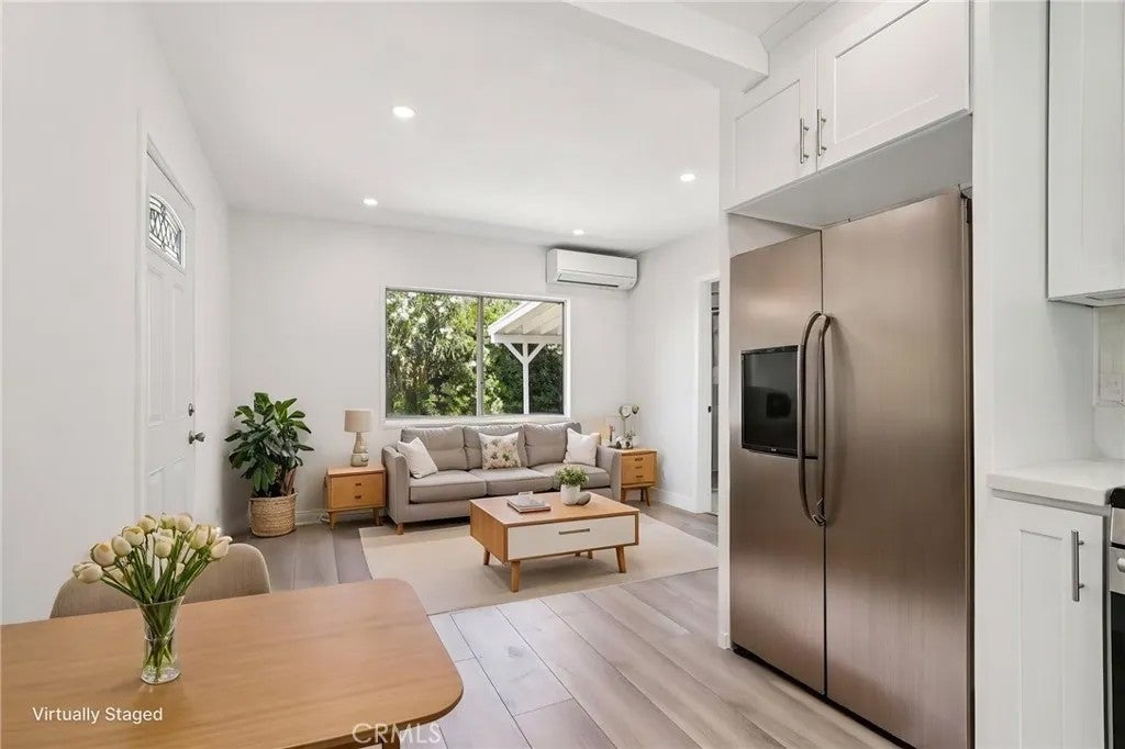 Photo of 11034 Scoville Ave, Sunland, CA 91040 (MLS # BB26196898)