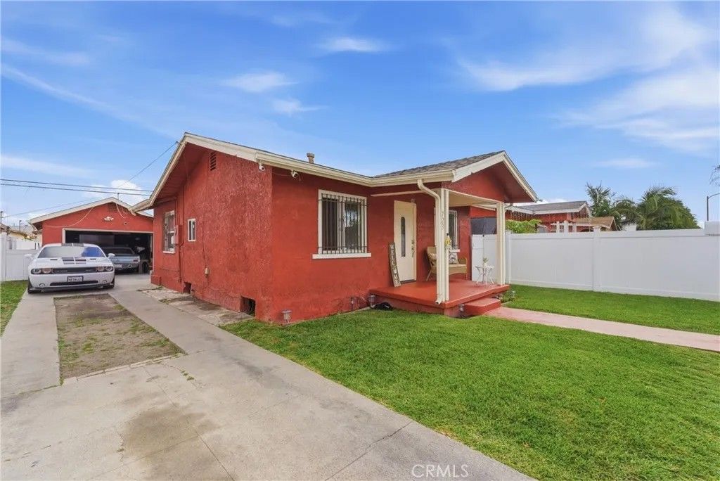 Photo of 723 E 110th St, Los Angeles, CA 90059 (MLS # DW26087782)