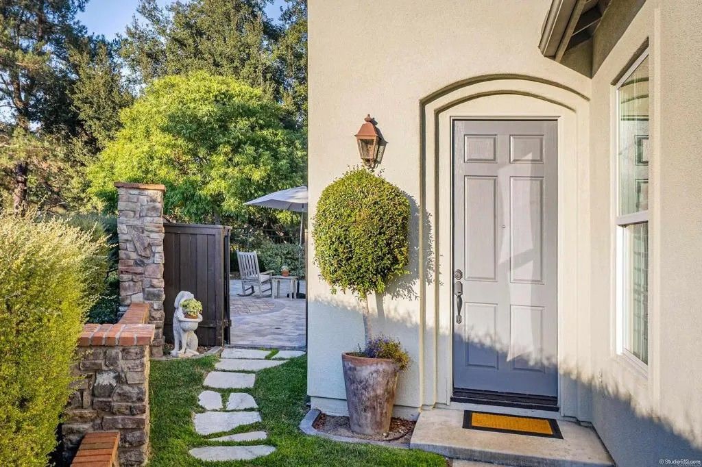 Photo of 27011 Sunningdale Way, Valley Center, CA 92082 (MLS # NDP2508884)