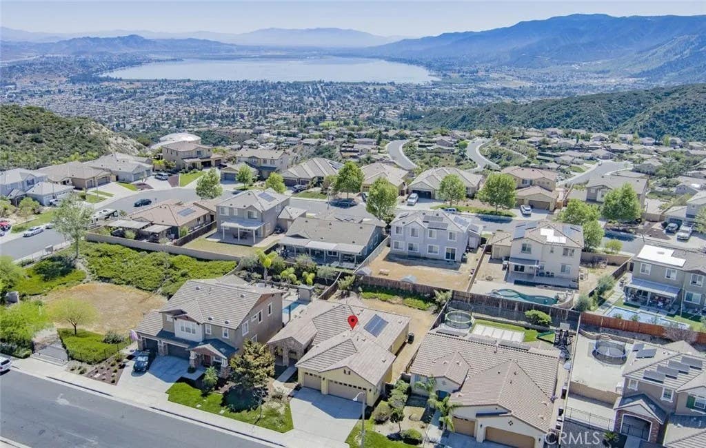 Photo of 29157 Edgewood Dr, Lake Elsinore, CA 92530 (MLS # CV26086136)
