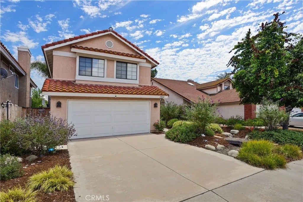 Photo of 3866 Lost Springs Drive, Calabasas, CA 91301 (MLS # SR26210547)