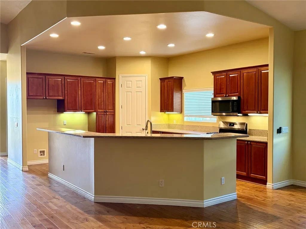 Photo of 26944 Silver Lakes Parkway, Helendale, CA 92342 (MLS # HD26163838)