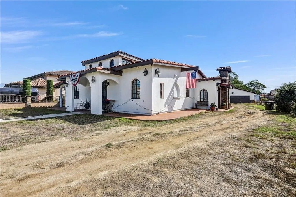 Photo of 1048 S Willow Ave, West Covina, CA 91790 (MLS # CV25247177)