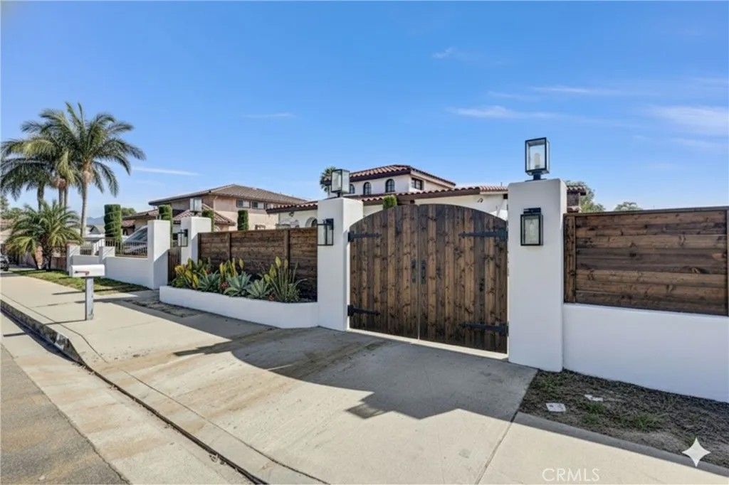 Photo of 1048 S Willow Ave, West Covina, CA 91790 (MLS # CV25247177)