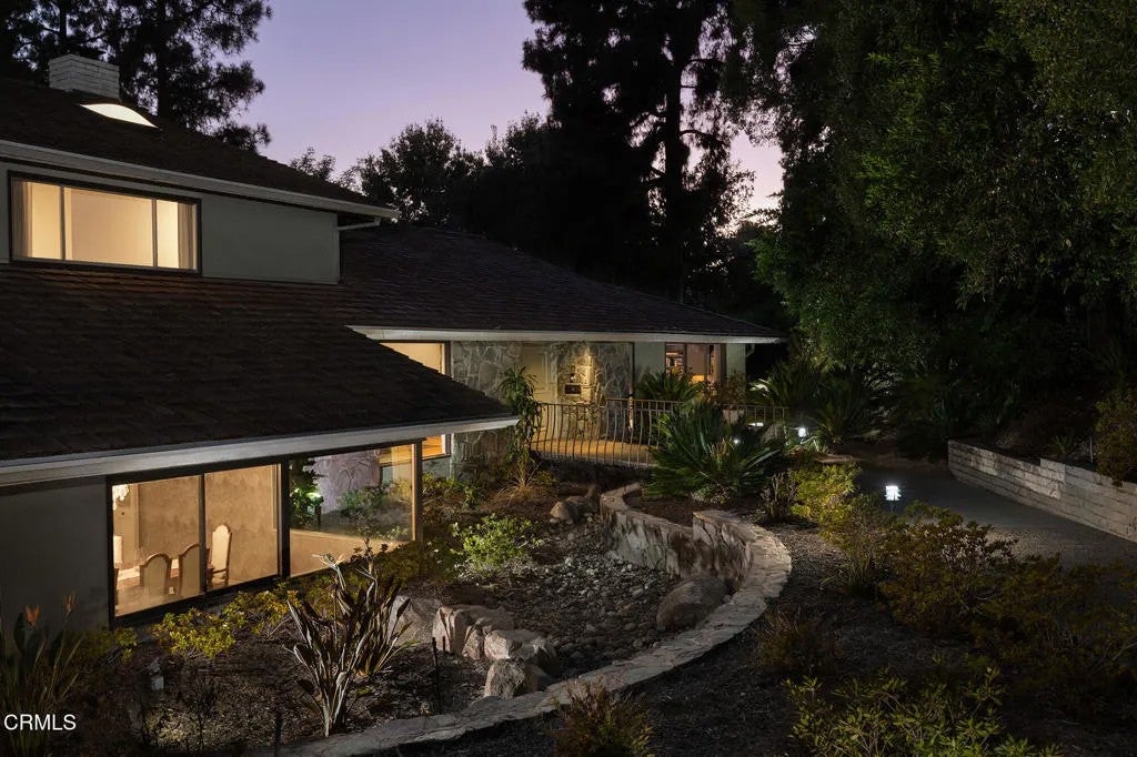 1043 Oak Grove Place