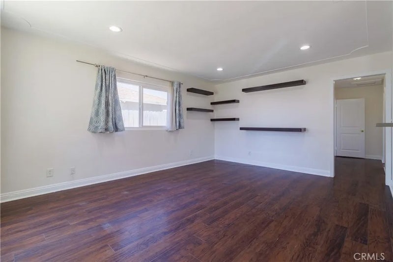268 E 45th