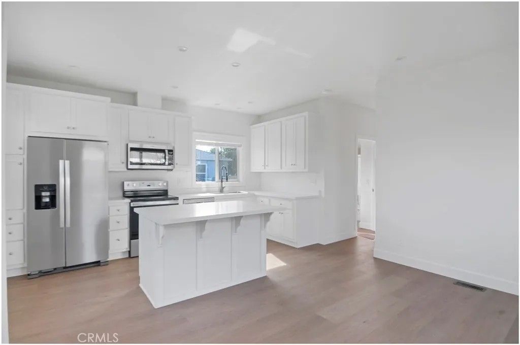 Photo of 690 North Grand St, Orange, CA 92867 (MLS # OC25271325)