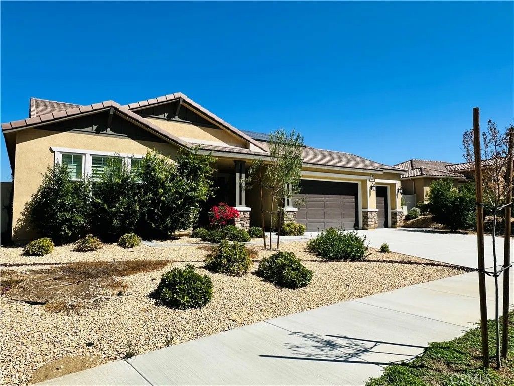 Photo of 553 Chalakat Ct, San Jacinto, CA 92582 (MLS # SW25230305)