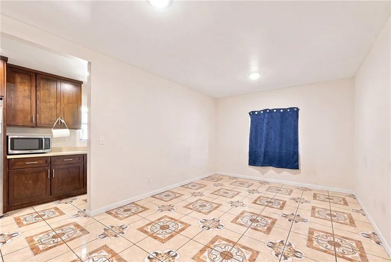 5017 S San Pedro