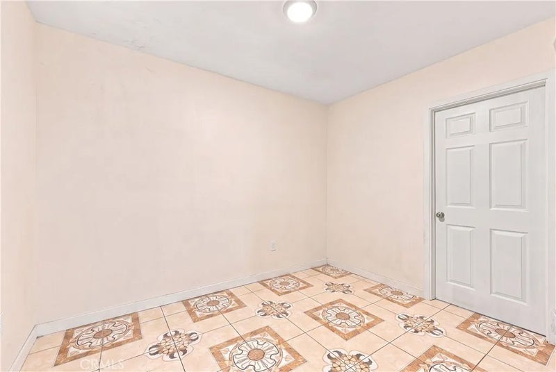 5017 S San Pedro
