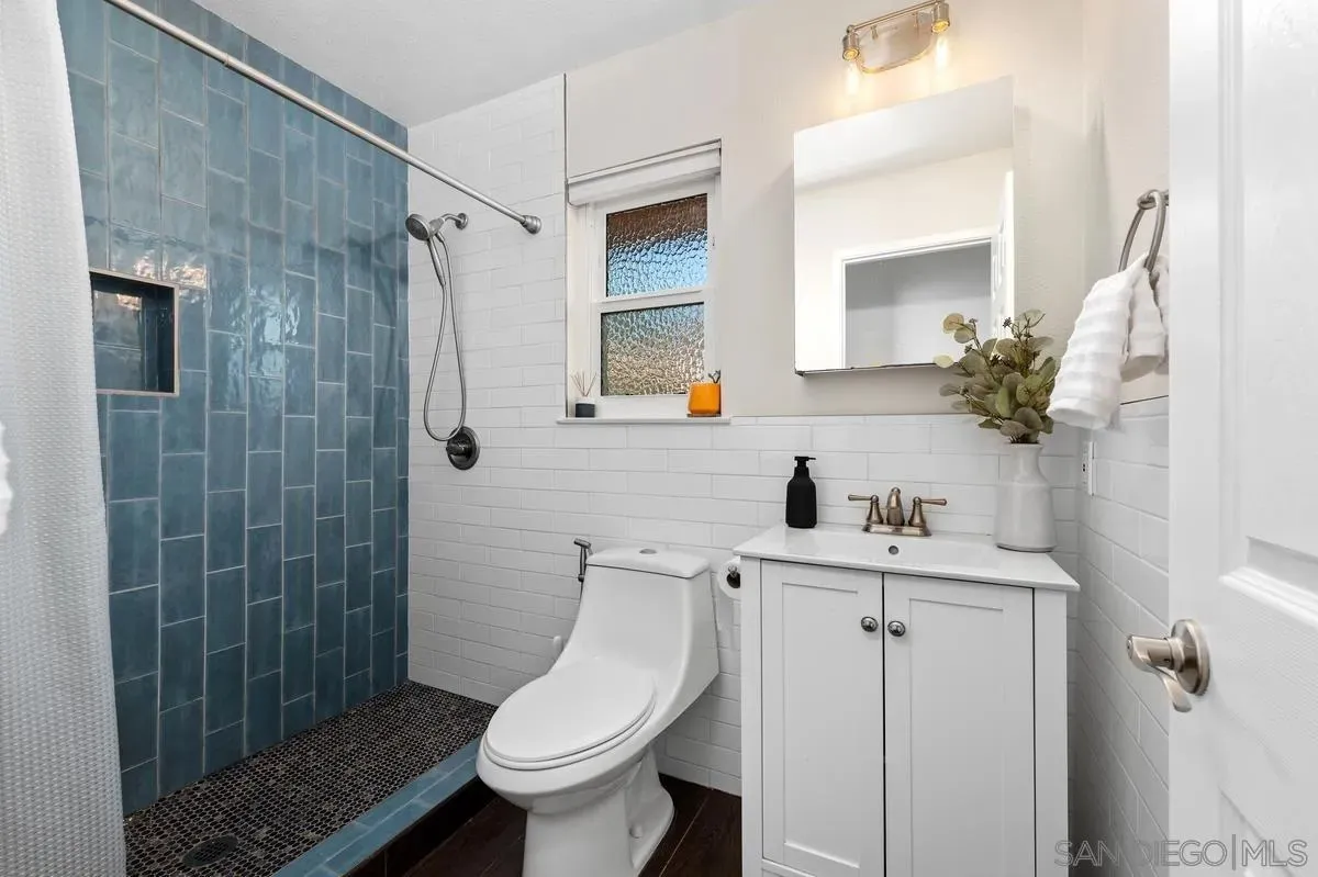 San Diego, California 92127, United States, 3 Bedrooms Bedrooms, ,2 BathroomsBathrooms,Residential,Active,219619