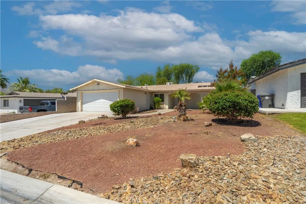 Photo of 43401 Virginia AVE, Palm Desert, CA 92211 (MLS # DW26114377)