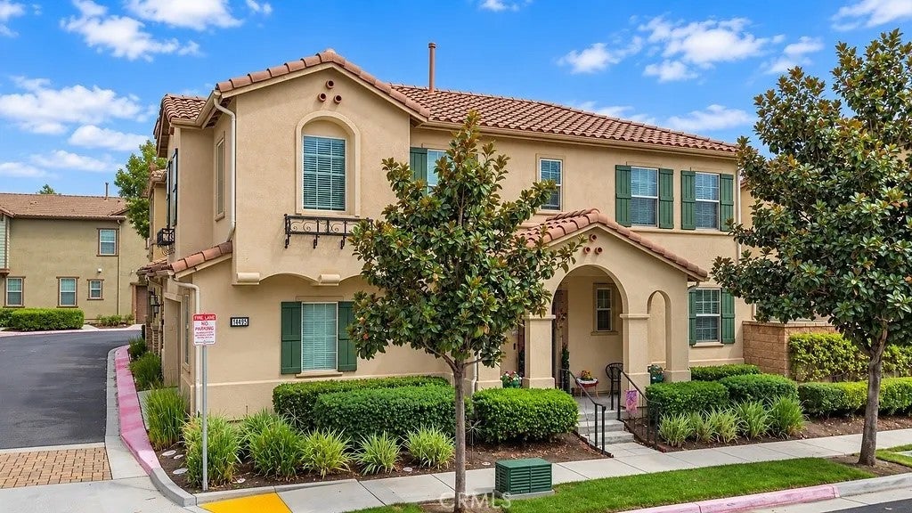 14495 Hillsdale