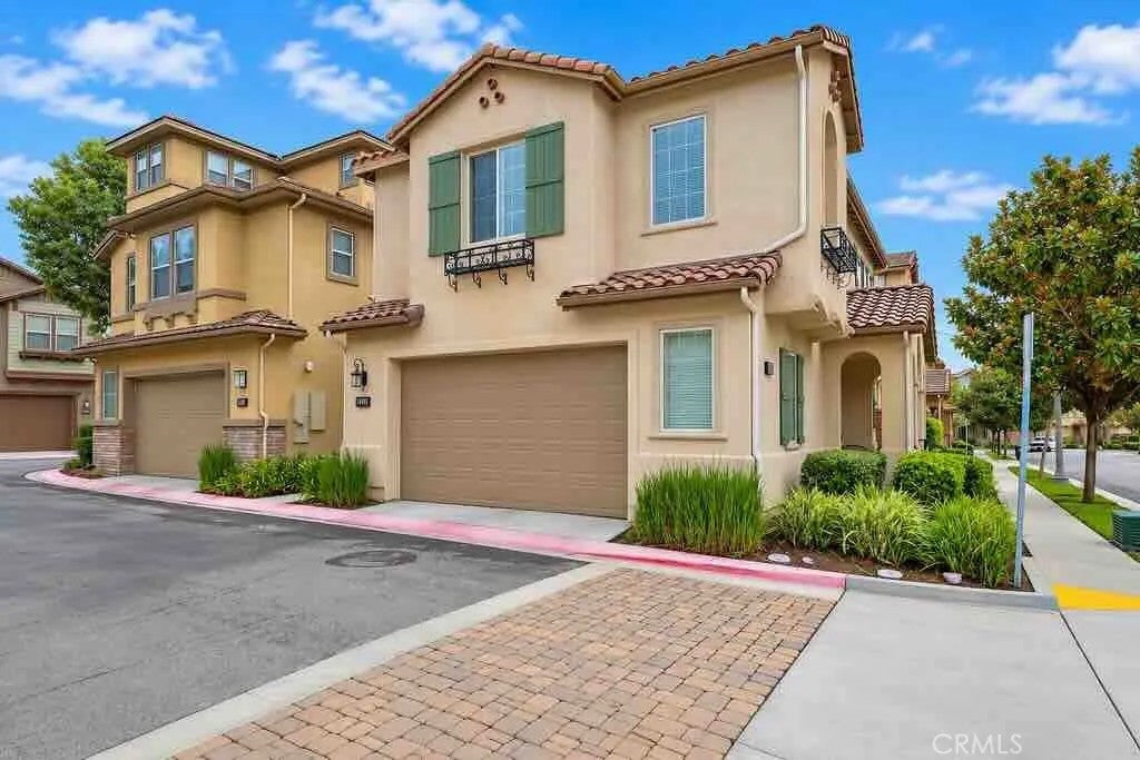 14495 Hillsdale