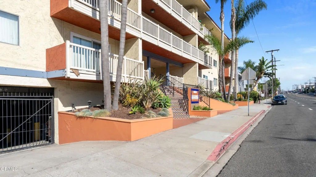 Photo of 1707 Pacific Coast Highway #320, Hermosa Beach, CA 90254 (MLS # P1-26722)