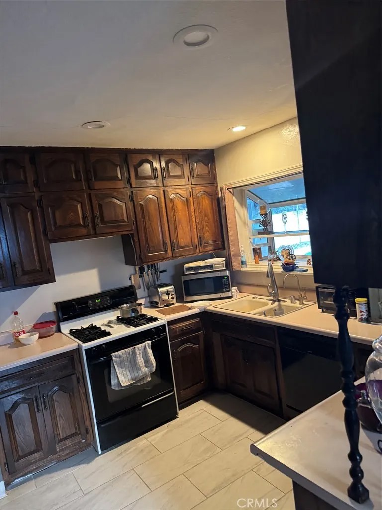 639 W 36th