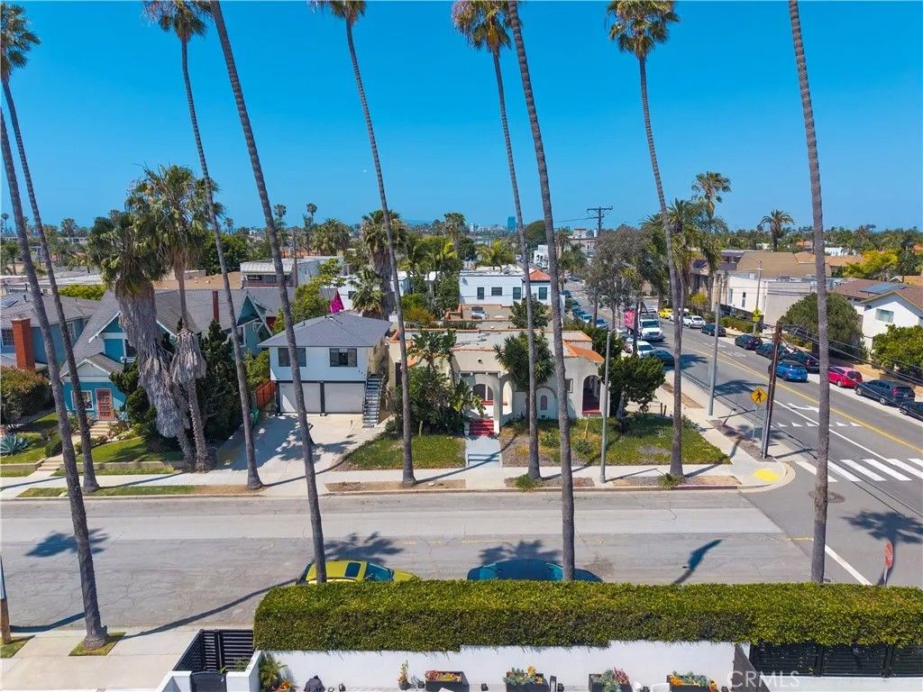 Photo of 4124 E Broadway, Long Beach, CA 90803 (MLS # PV26079470)