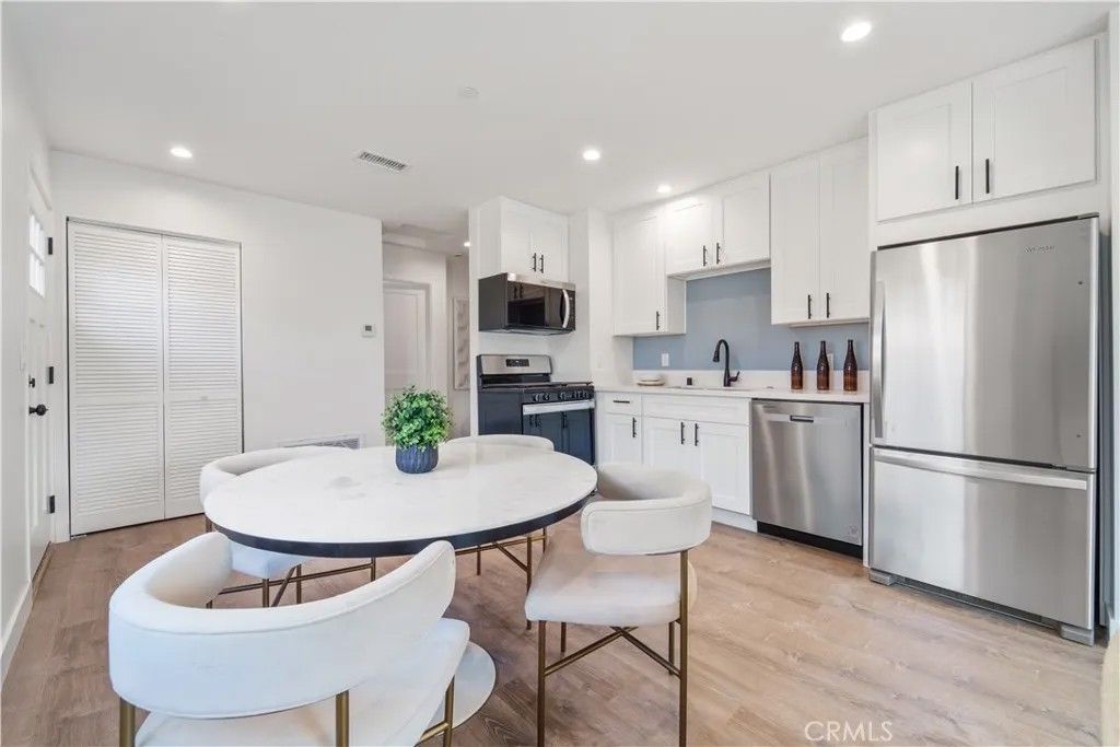 Photo of 7717 Jamieson Avenue, Reseda, CA 91335 (MLS # SR25259711)