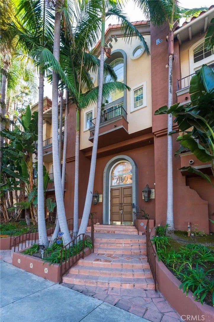 7100 La Tijera Boulevard D101