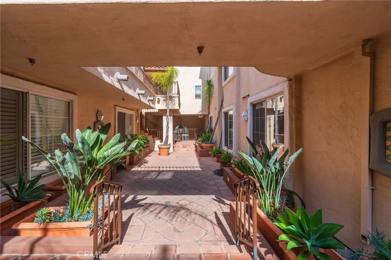 7100 La Tijera Boulevard D101
