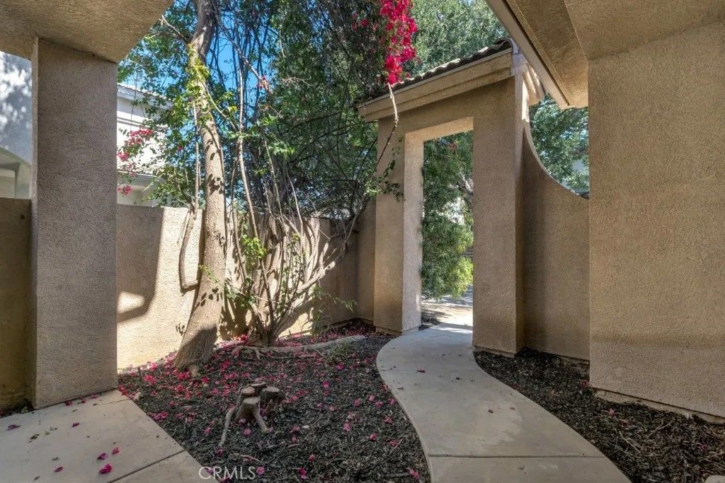 Photo of 17333 San Jose Street, Granada Hills, CA 91344 (MLS # SR26050635)