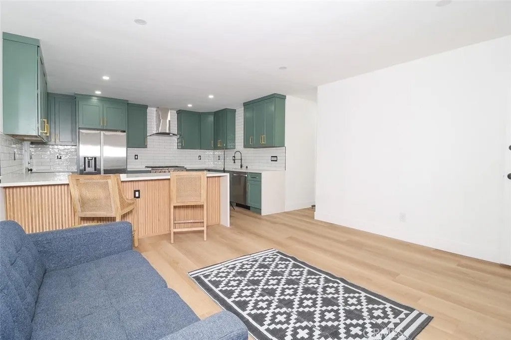 4108 W 164th