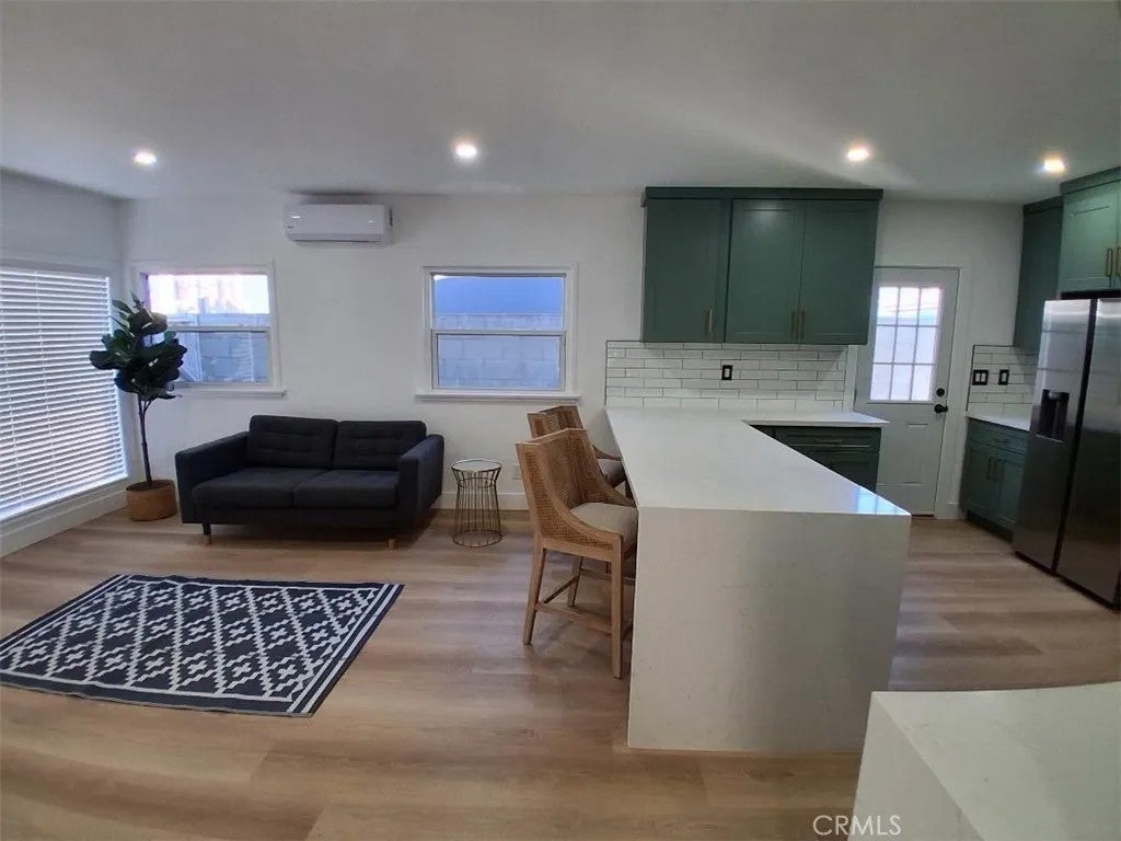 4108 W 164th