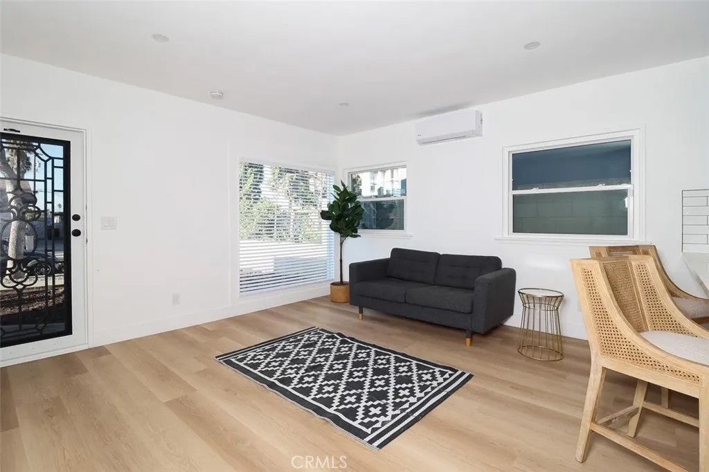 4108 W 164th