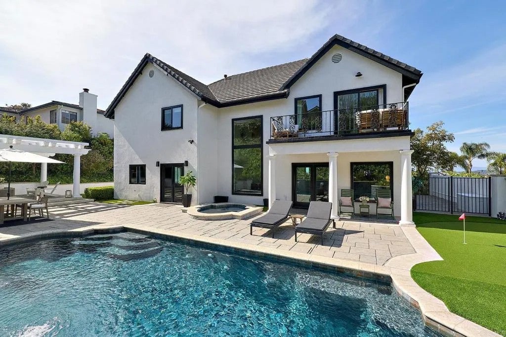 2739 Argonauta Street