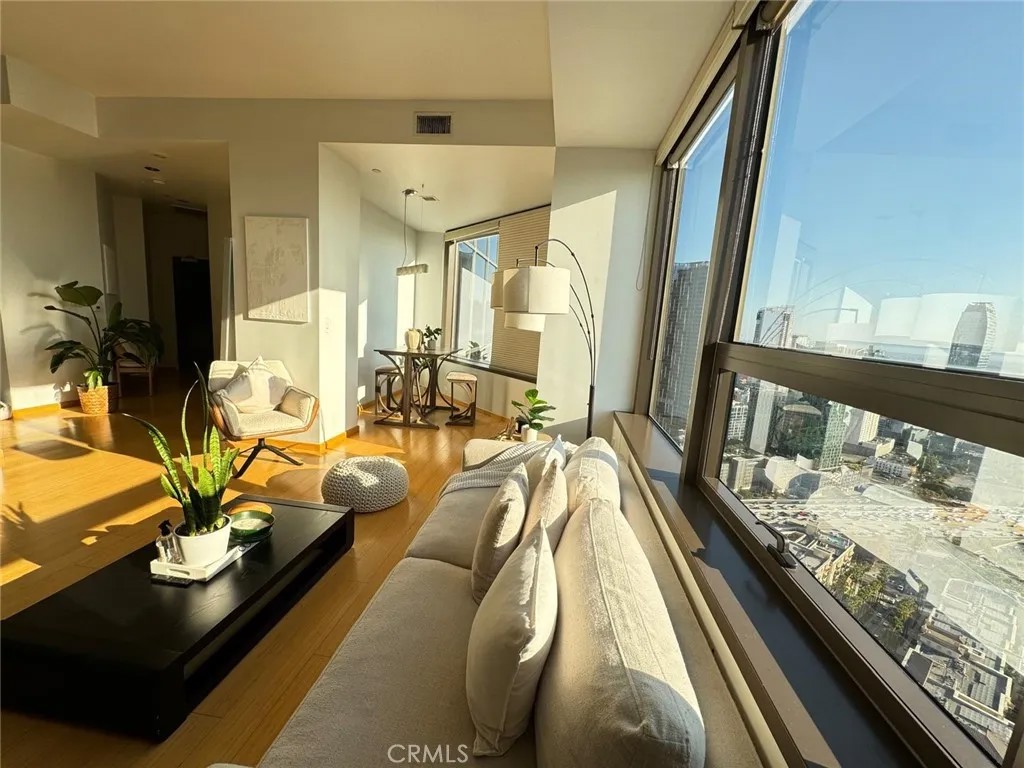 1100 Wilshire