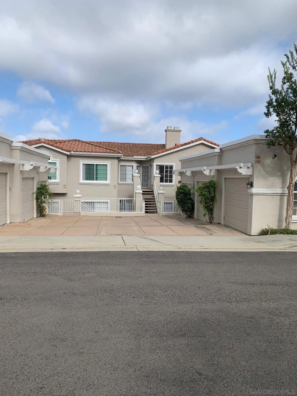 Photo of 1660 Via Ocioso, San Marcos, CA 92078 (MLS # 250038923)