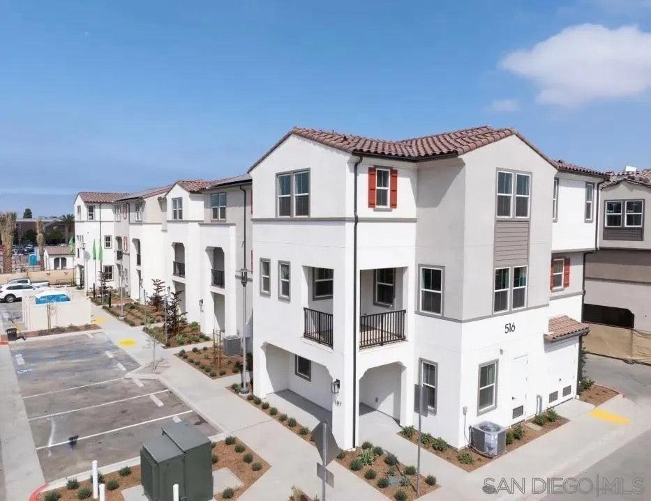 Photo of 516 Avenida Centro #106, Chula Vista, CA 91910 (MLS # 260014412)