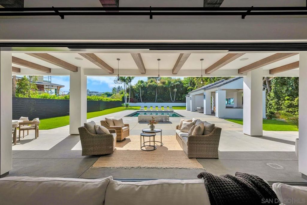 Photo of 6344 La Pintura Dr, La Jolla, CA 92037 (MLS # 260006800)