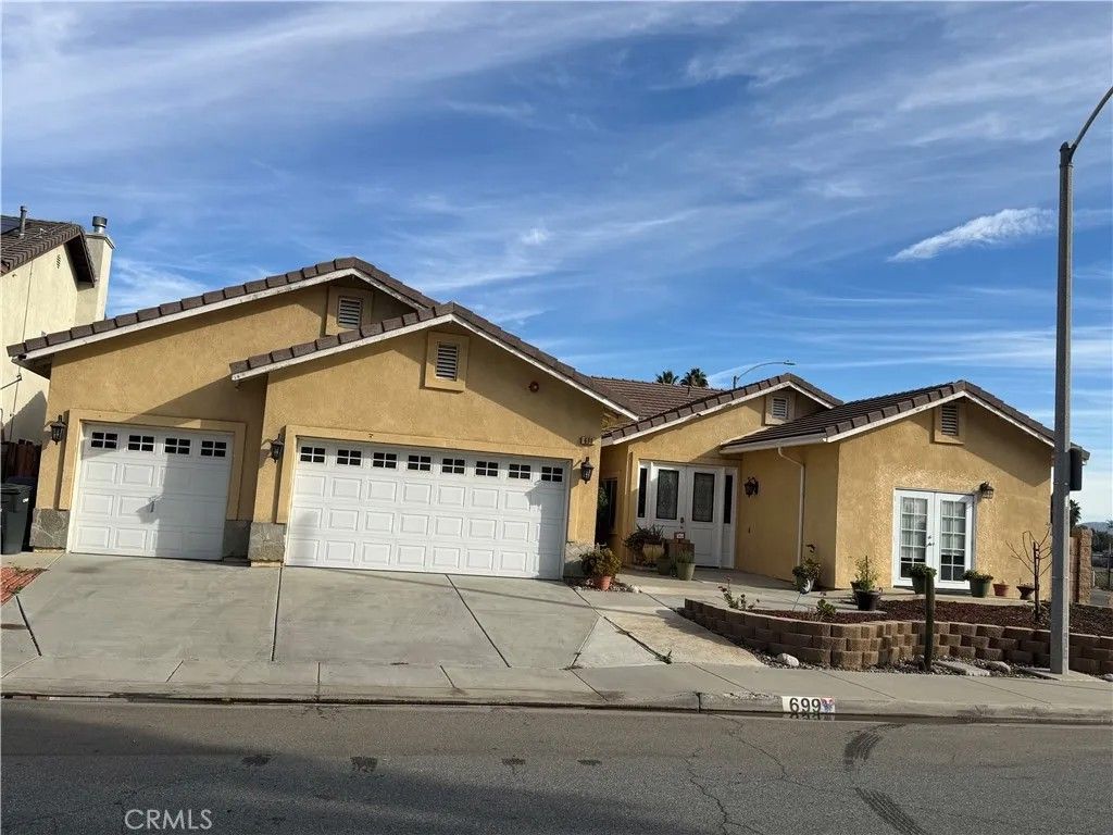 Photo of 699 Winners Cir, San Jacinto, CA 92582 (MLS # SW25274242)
