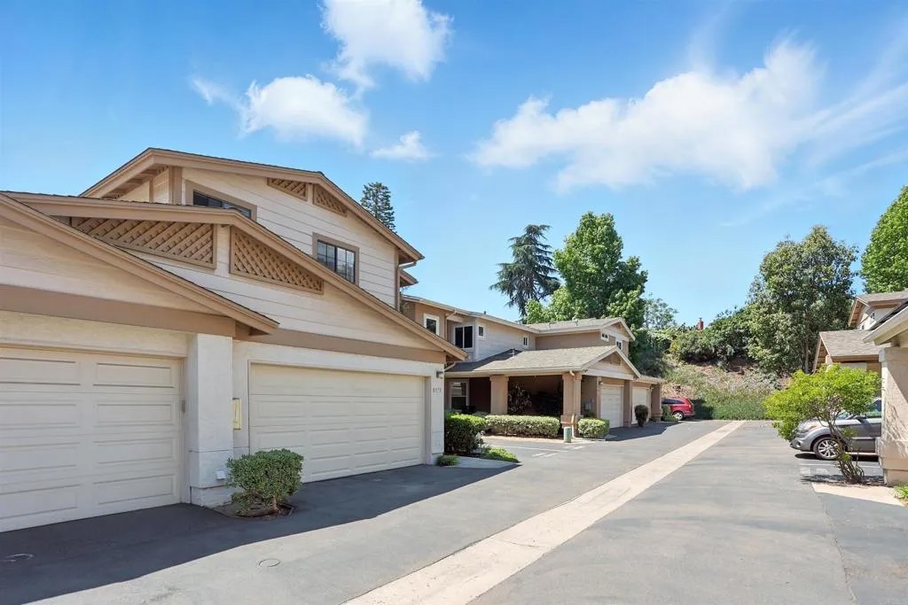 8373 Suntree Place