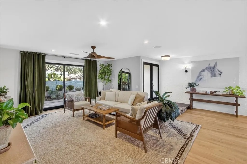 25281 Via Piedra Blanca