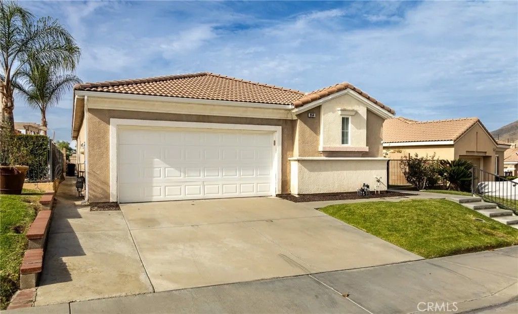 Photo of 954 Torino Avenue, San Jacinto, CA 92583 (MLS # SW25258577)