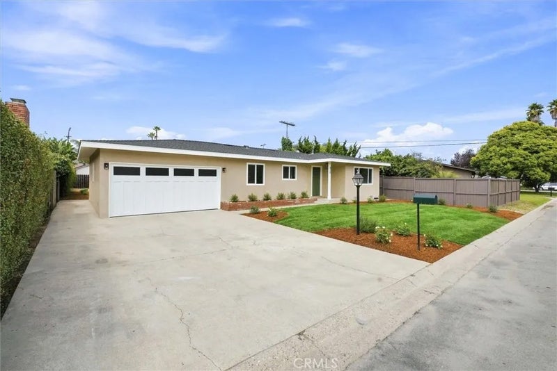 828 Willow