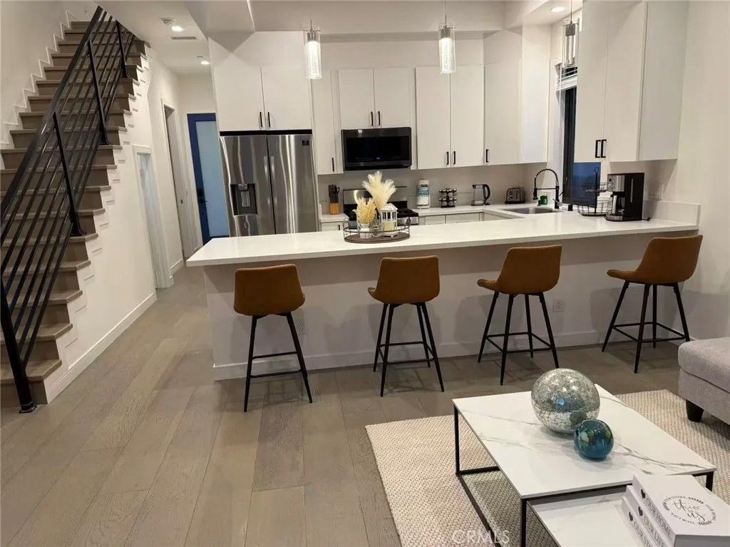 Photo of 1205 Manzanita St, Silver Lake, CA 90029 (MLS # WS26039353)