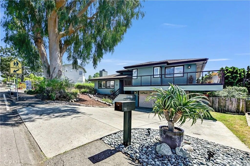 Photo of 1351 Forest Avenue, Carlsbad, CA 92008 (MLS # SR26029355)