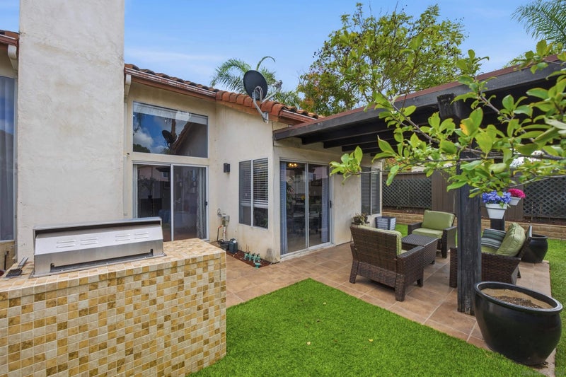 12568 Rideabout Ct