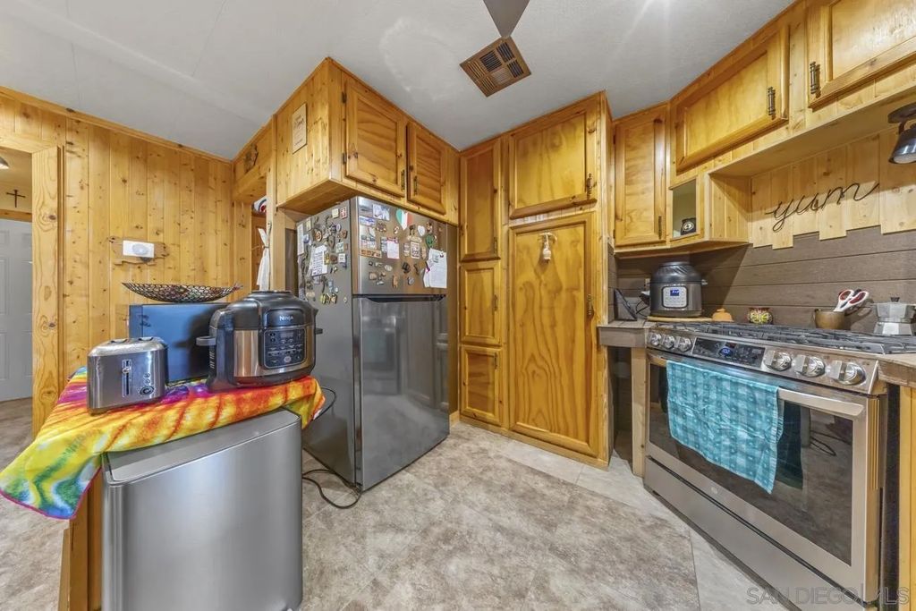 Photo of 1380 Oak Hill Dr #SPC 42, Escondido, CA 92026 (MLS # 260004891)