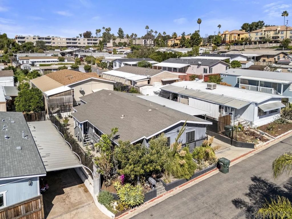 Photo of 1380 Oak Hill Dr #SPC 42, Escondido, CA 92026 (MLS # 260004891)