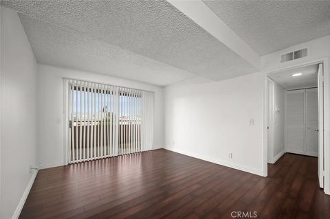 Tiny photo for 2507 E 15th Street #204, Long Beach, CA 90804 (MLS # PW25275451)