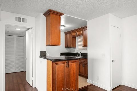 Tiny photo for 2507 E 15th Street #204, Long Beach, CA 90804 (MLS # PW25275451)
