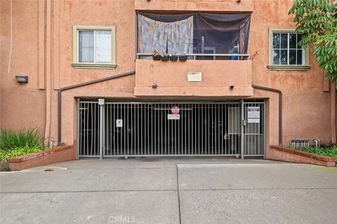 Tiny photo for 2507 E 15th Street #204, Long Beach, CA 90804 (MLS # PW25275451)