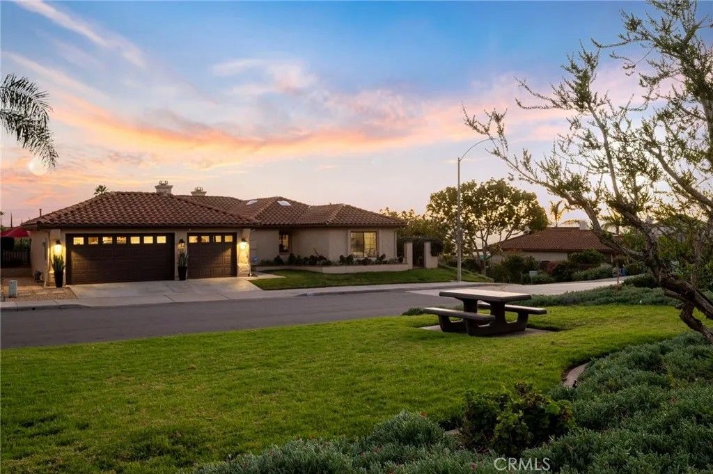 Photo of 1011 Inspiration Lane, Escondido, CA 92025 (MLS # OC26035173)