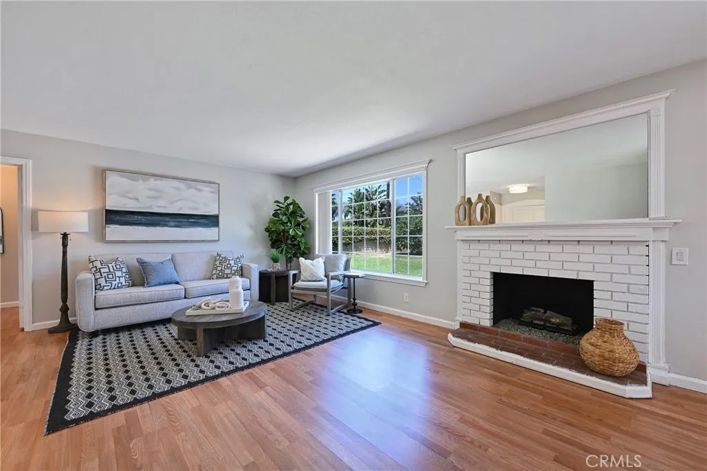120 N Jerrilee