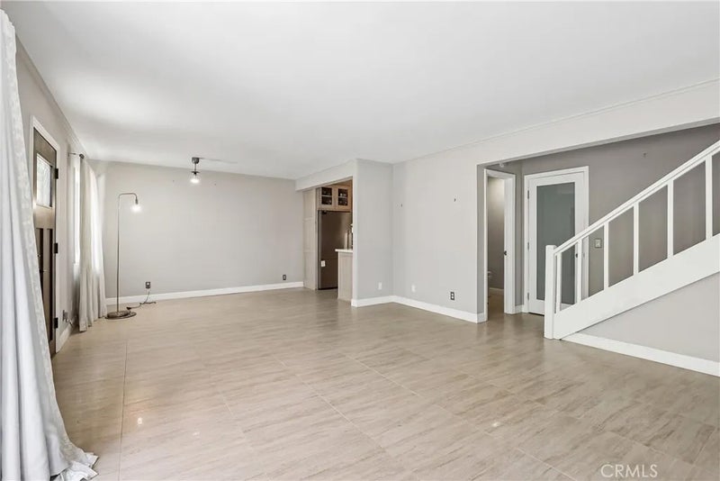 328 S Miraleste